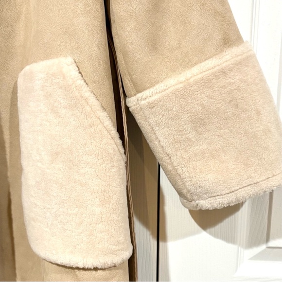Tahari Sz 10/12 Faux Suede Long Trench Coat, Cream Fur Trim women’s large - Picture 4 of 16